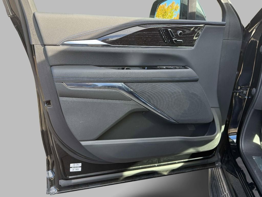 New 2025 Cadillac Escalade IQ Luxury 1 AWD/4WD image 14