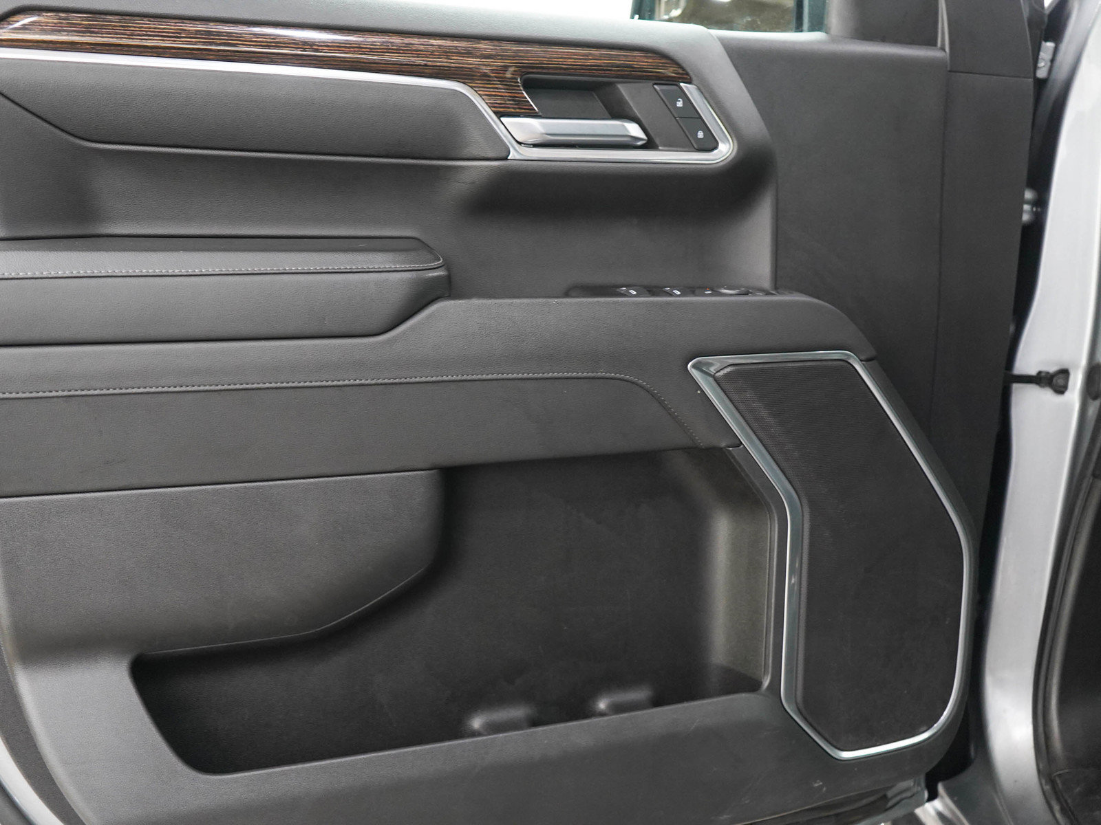 Used 2024 GMC Sierra 1500 Elevation AWD/4WD image 17