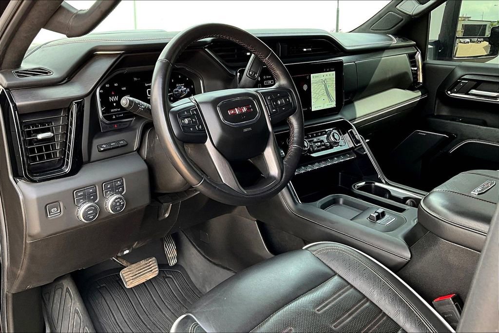 Used 2025 GMC Sierra 2500 AT4X image 16