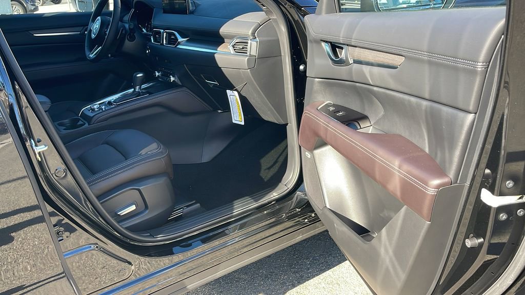 New 2025 MAZDA CX-5 Signature image 35