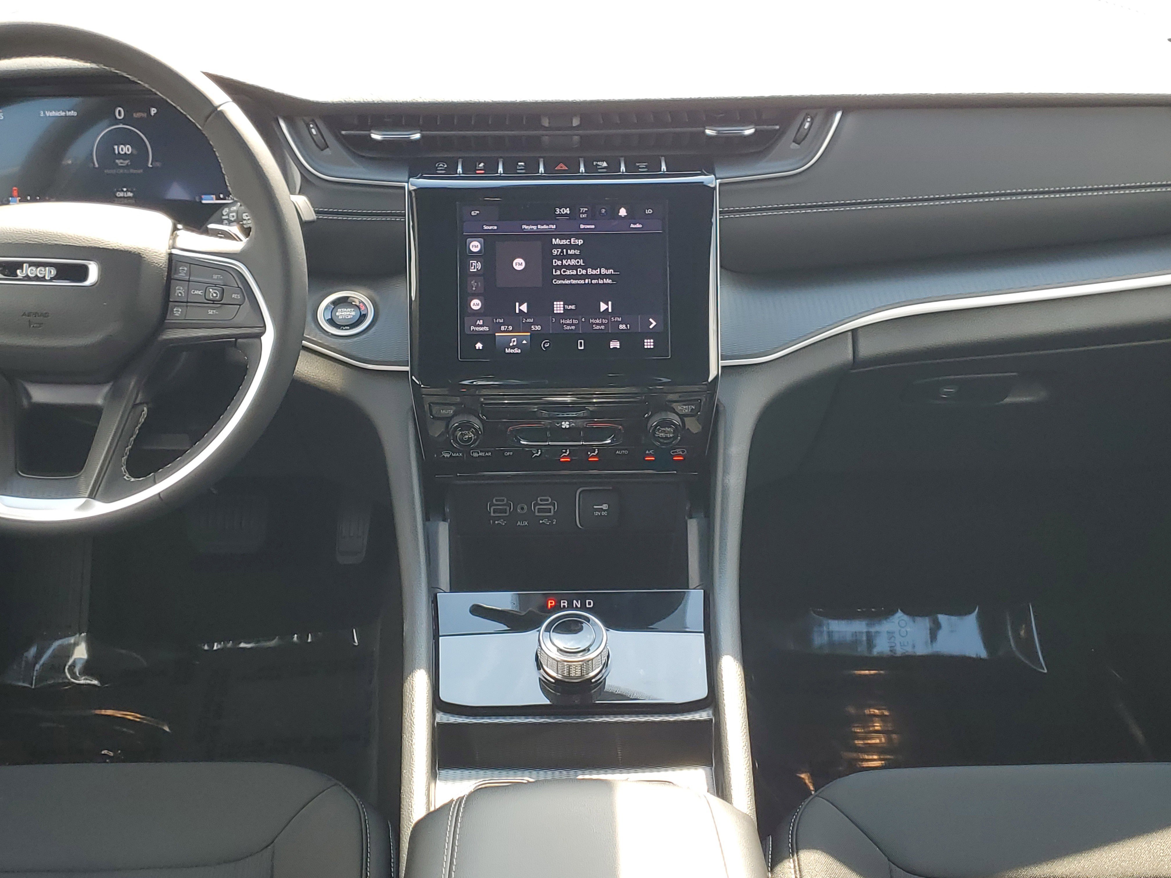 Used 2025 Jeep Grand Cherokee Laredo image 15