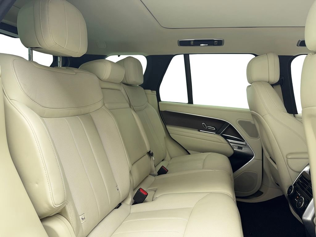 Used 2023 Land Rover Range Rover SE image 42