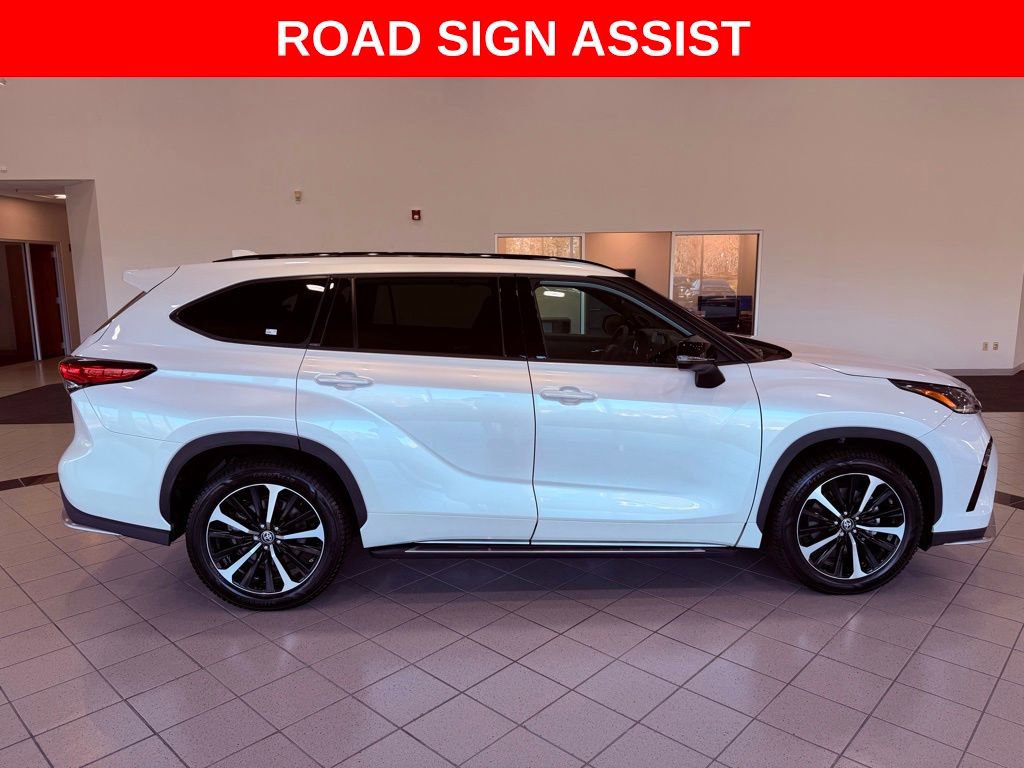 Used 2022 Toyota Highlander XSE image 9