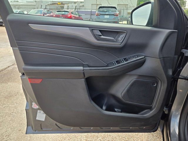 Used 2025 Ford Escape Active AWD/4WD image 13