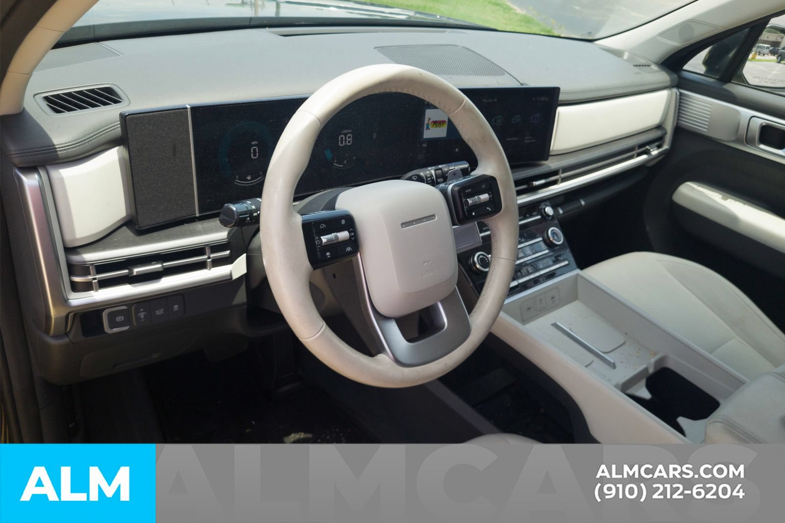 Used 2024 Hyundai Santa Fe SE AWD/4WD image 16