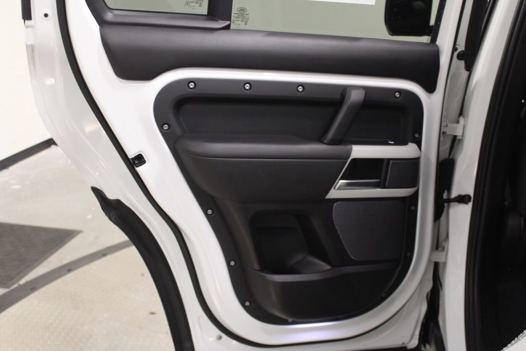 Used 2020 Land Rover Defender 110 HSE AWD/4WD image 35