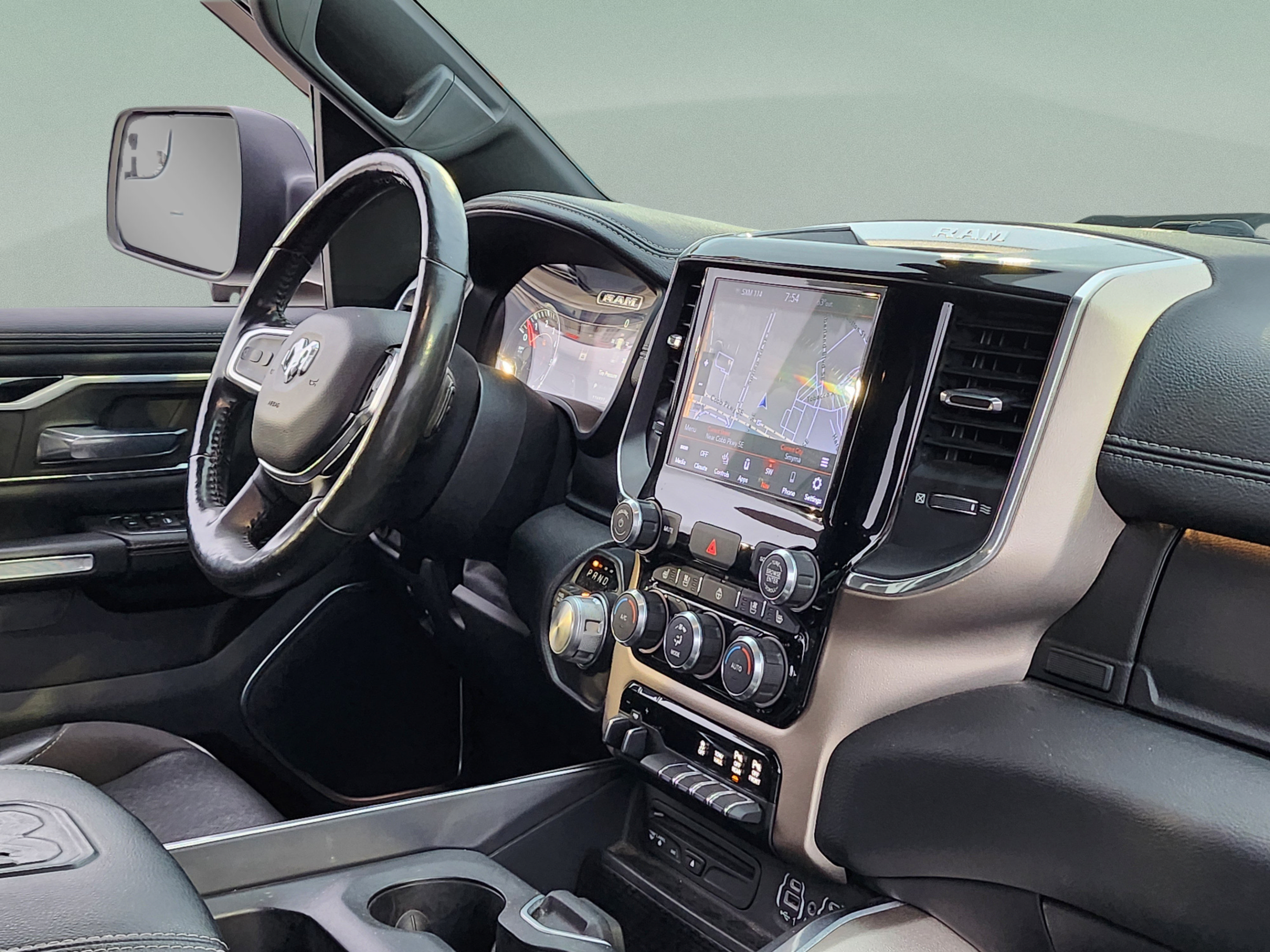 Used 2019 RAM 1500 Laramie w/ Sport Appearance Package AWD/4WD image 26