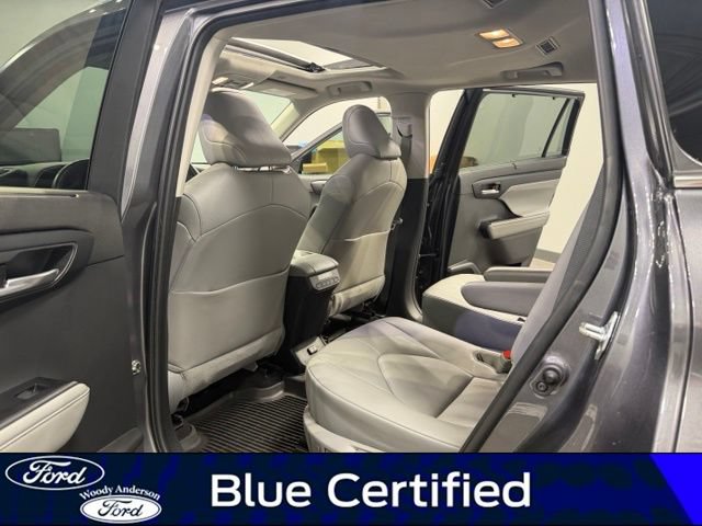 Used 2023 Toyota Highlander XLE FWD image 23