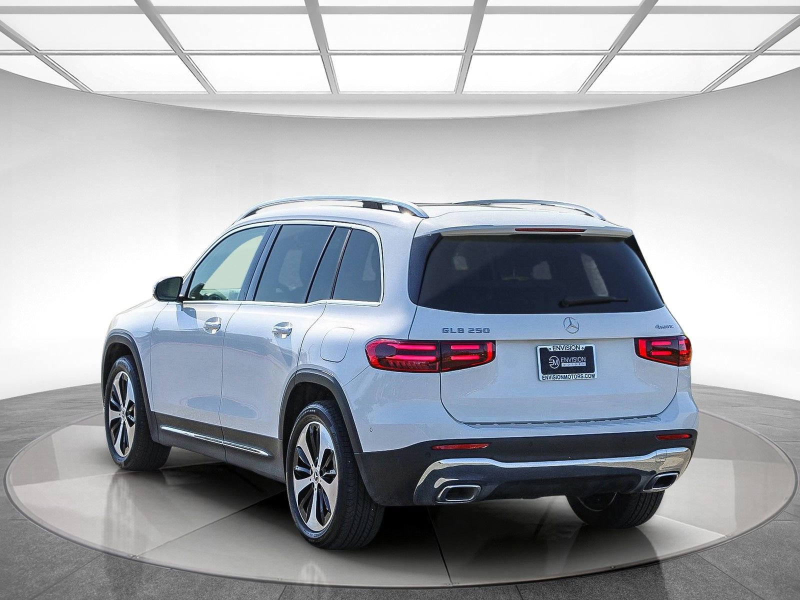 Certified 2025 Mercedes-Benz GLB 250 4MATIC image 2