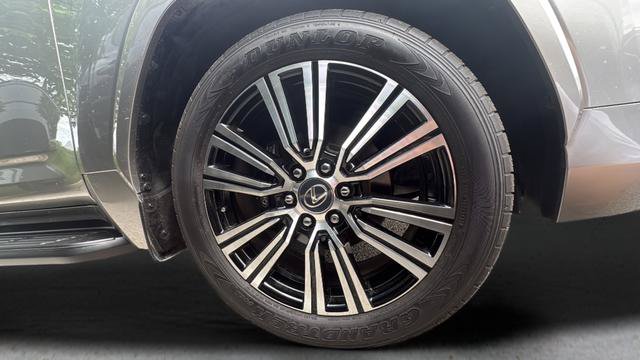 Used 2024 Lexus LX 600 4WD w/ Luxury Package image 37