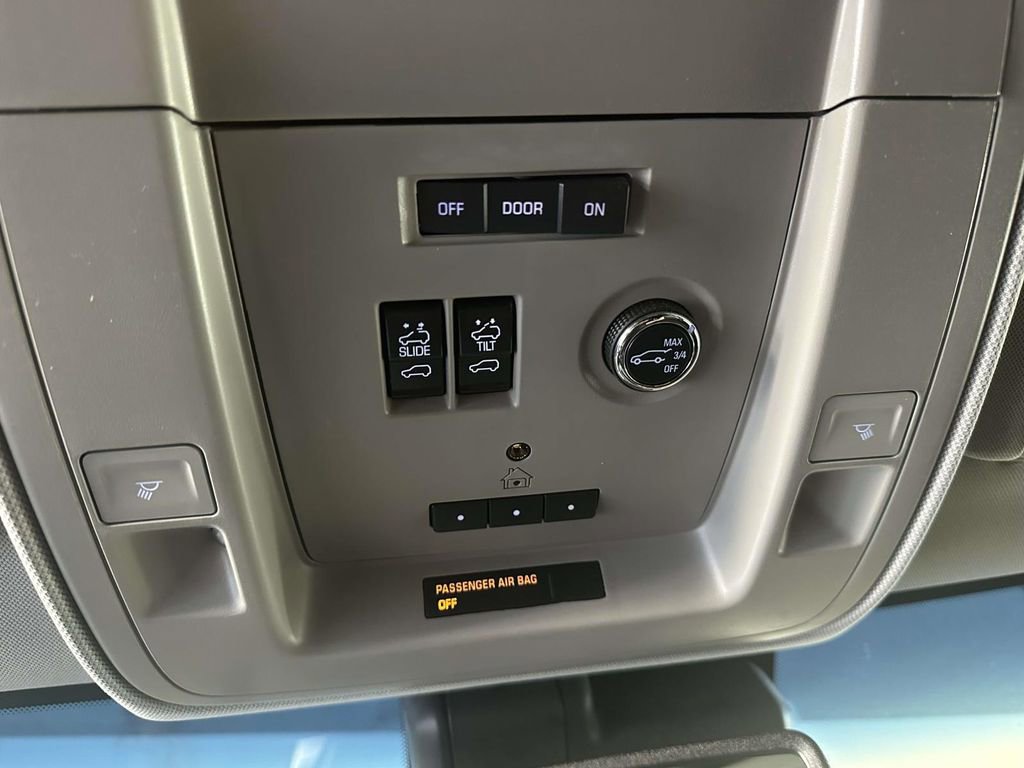 Used 2015 Chevrolet Tahoe LT AWD/4WD image 39