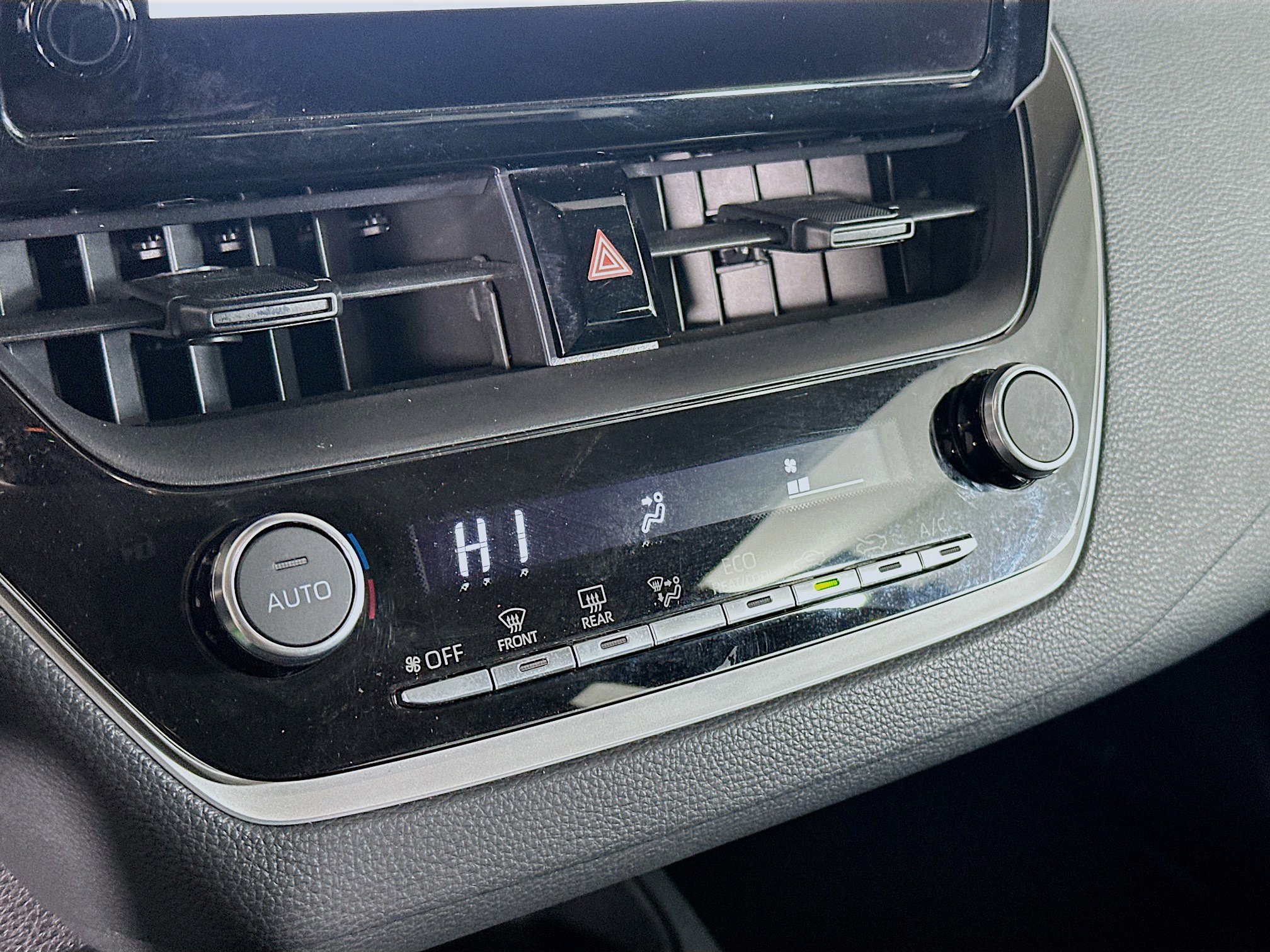 Used 2025 Toyota Corolla LE image 22