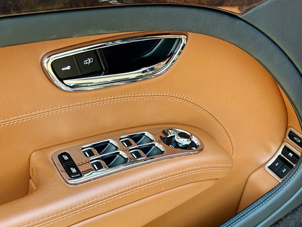Used 2011 Bentley Mulsanne RWD image 19