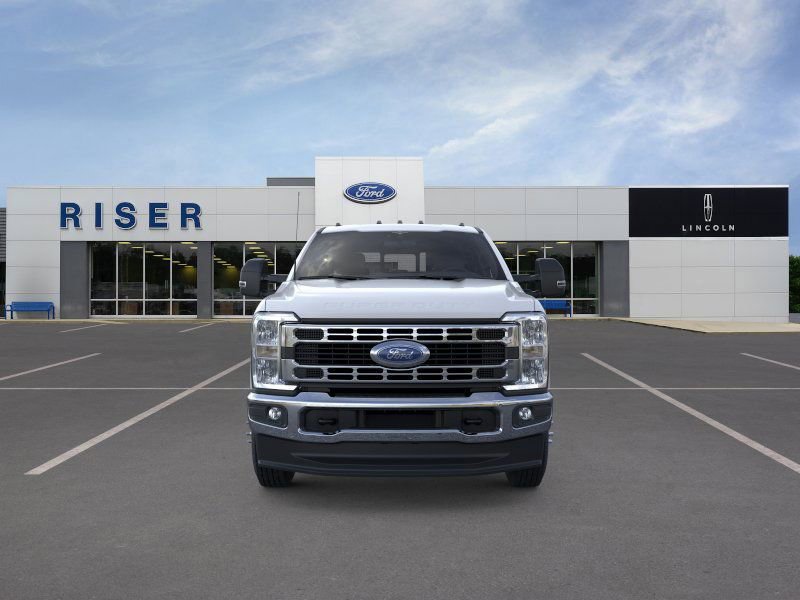 New 2026 Ford F350 4x4 Crew Cab DRW Super Duty image 6