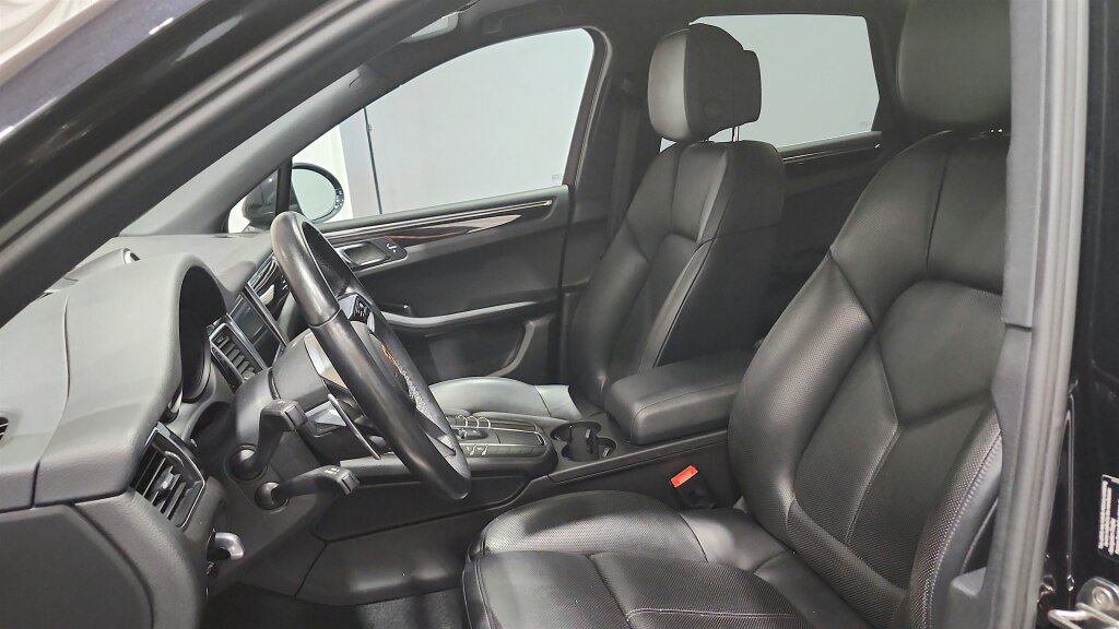 Used 2017 Porsche Macan S AWD/4WD image 26