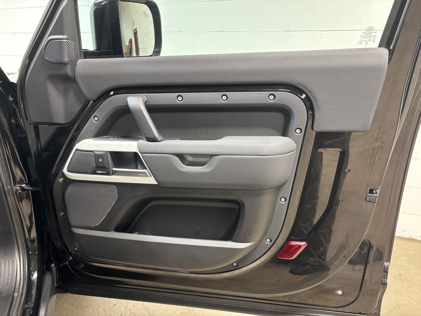 Used 2023 Land Rover Defender 90 S AWD/4WD image 33