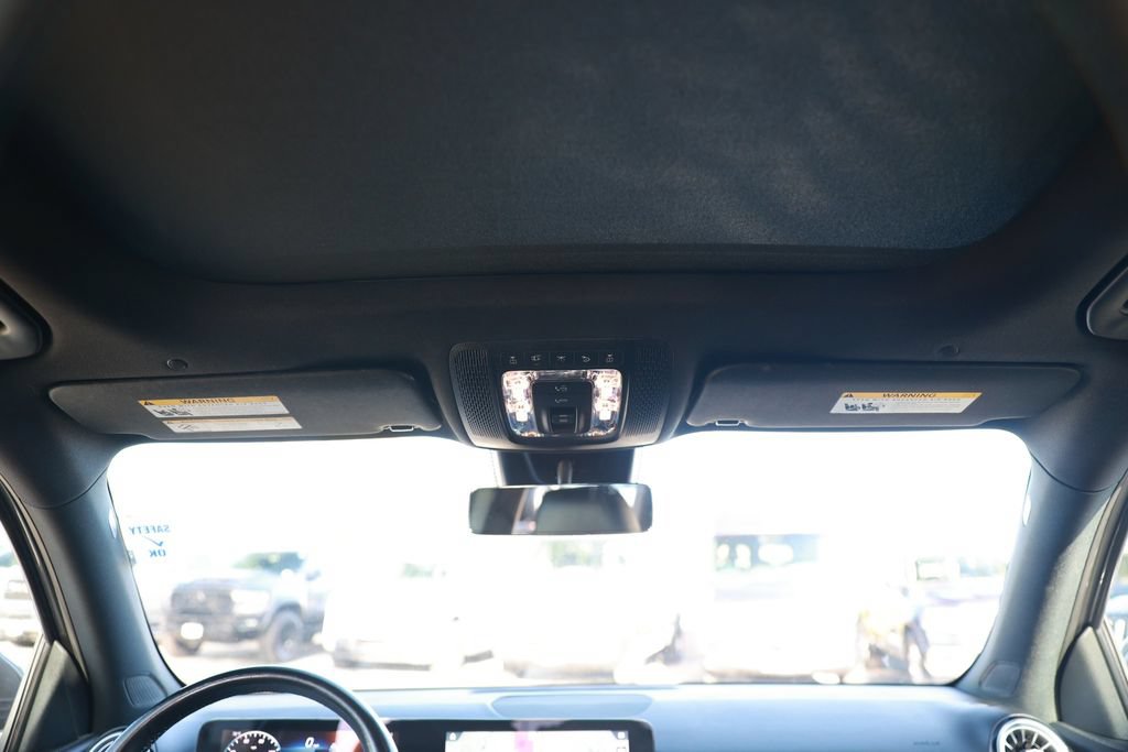 Used 2023 Mercedes-Benz EQB 300 4MATIC w/ Exclusive Package image 31