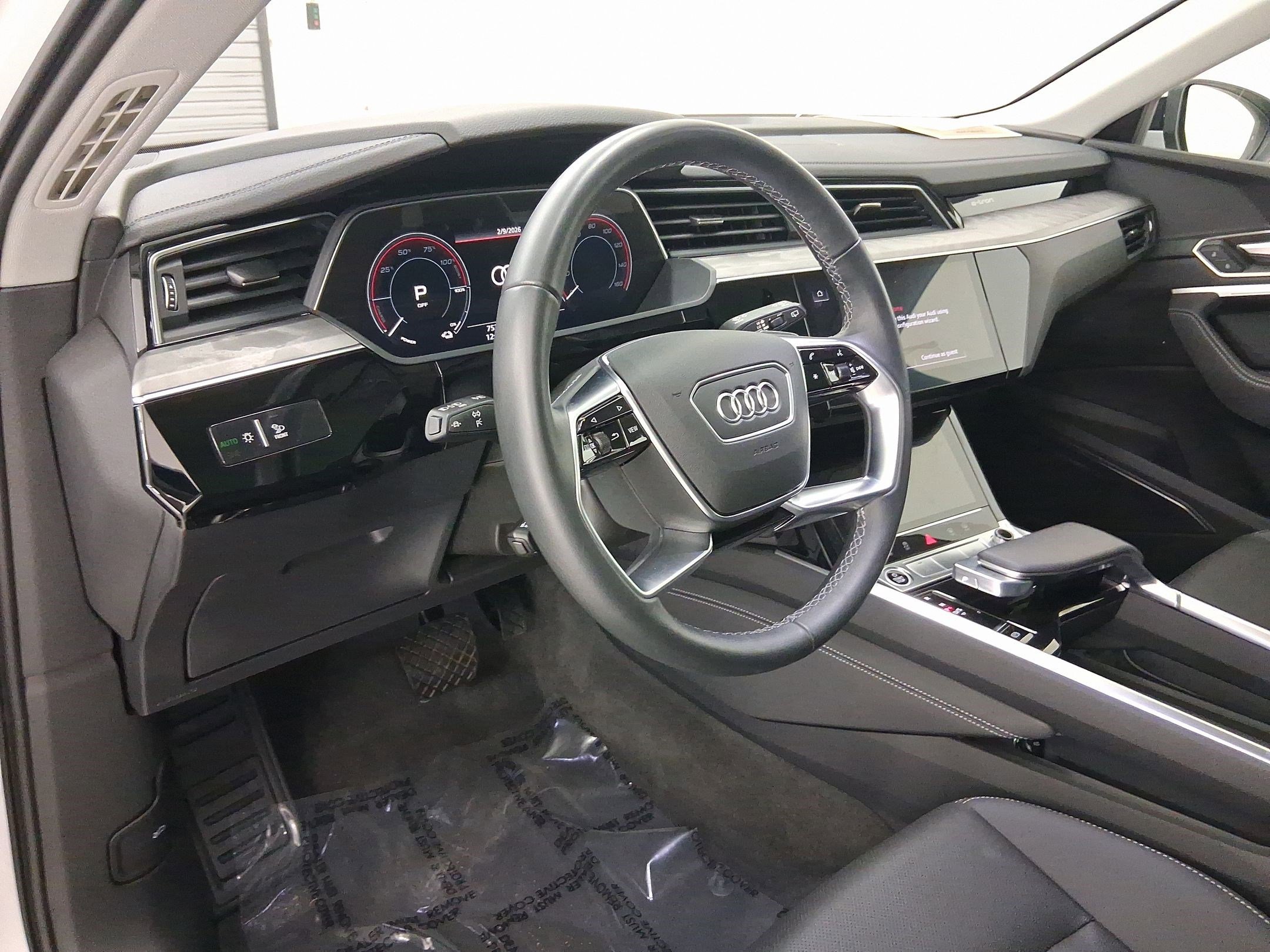 Used 2024 Audi Q8 e-tron Premium Plus w/ Premium Plus Package image 20