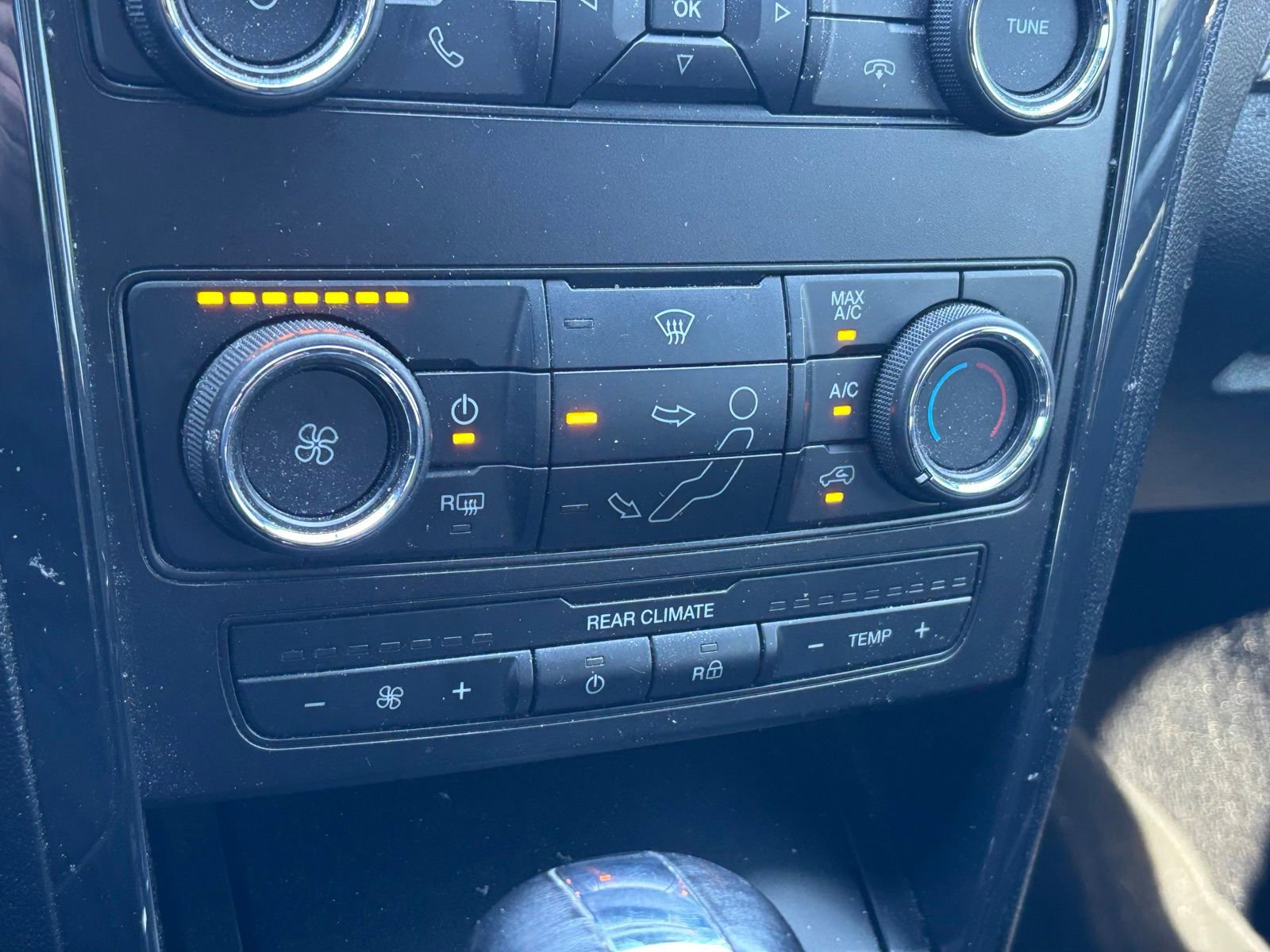 Used 2019 Ford Explorer XLT FWD image 9