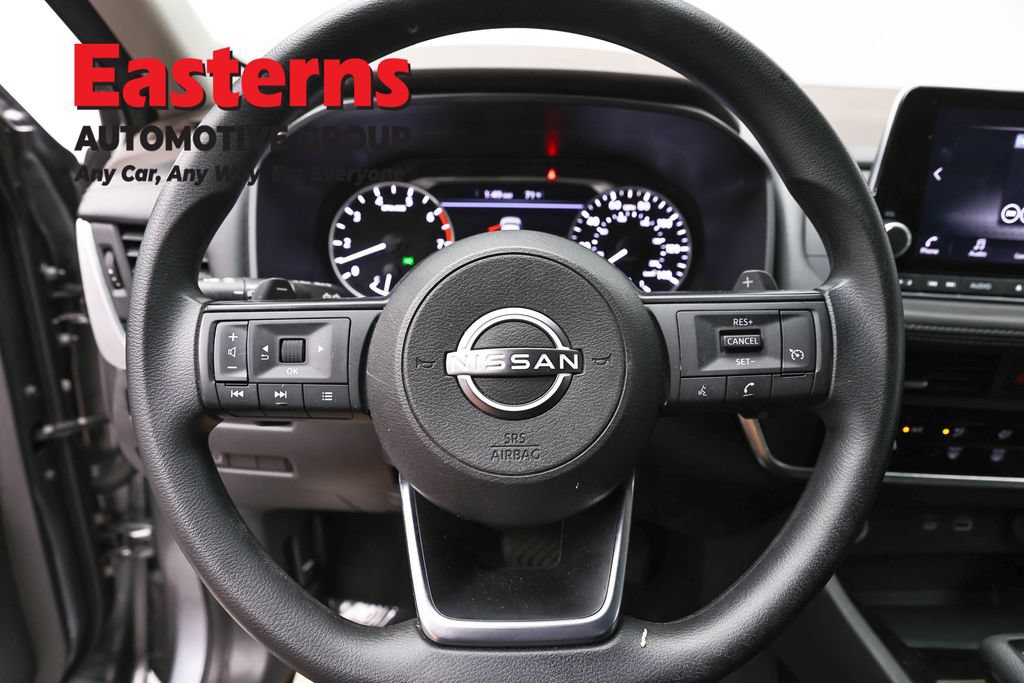 Used 2023 Nissan Rogue S AWD/4WD image 10