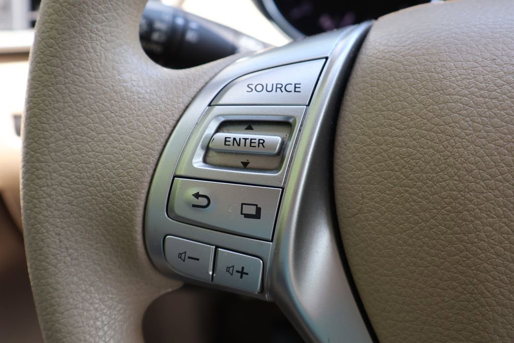 Used 2015 Nissan Rogue SV w/ SV Premium Package AWD/4WD image 7
