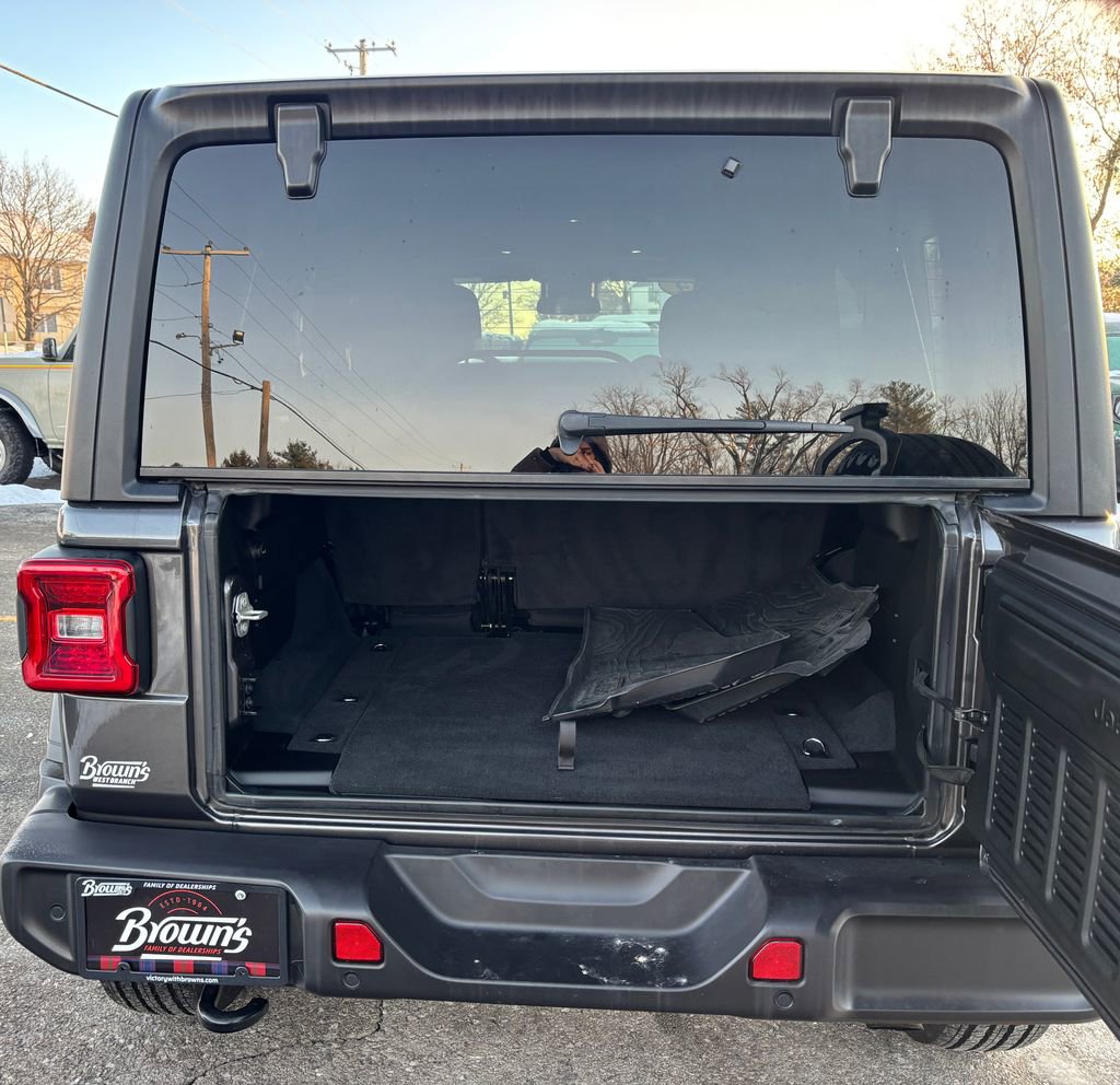 Used 2024 Jeep Wrangler Sport S image 9
