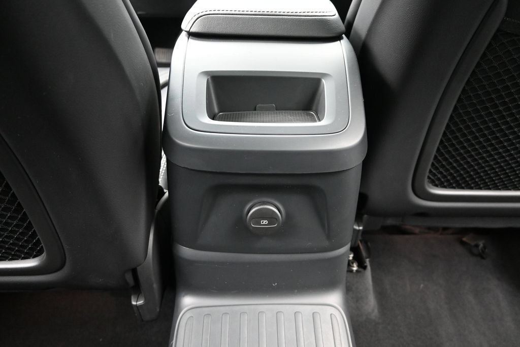 Used 2024 Volvo XC60 T8 Ultimate AWD/4WD image 21