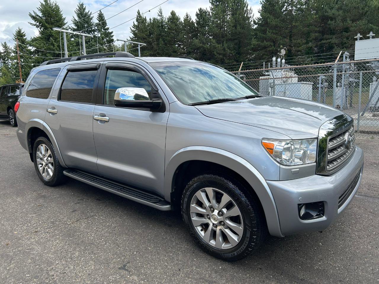 Used 2014 Toyota Sequoia Limited AWD/4WD image 3