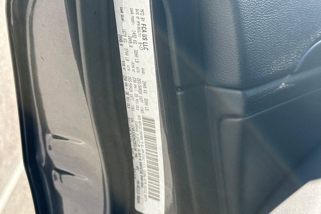 Used 2017 Jeep Grand Cherokee Altitude image 29