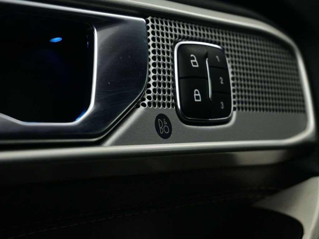 Used 2022 Ford Explorer Limited w/ Equipment Group 301A image 19