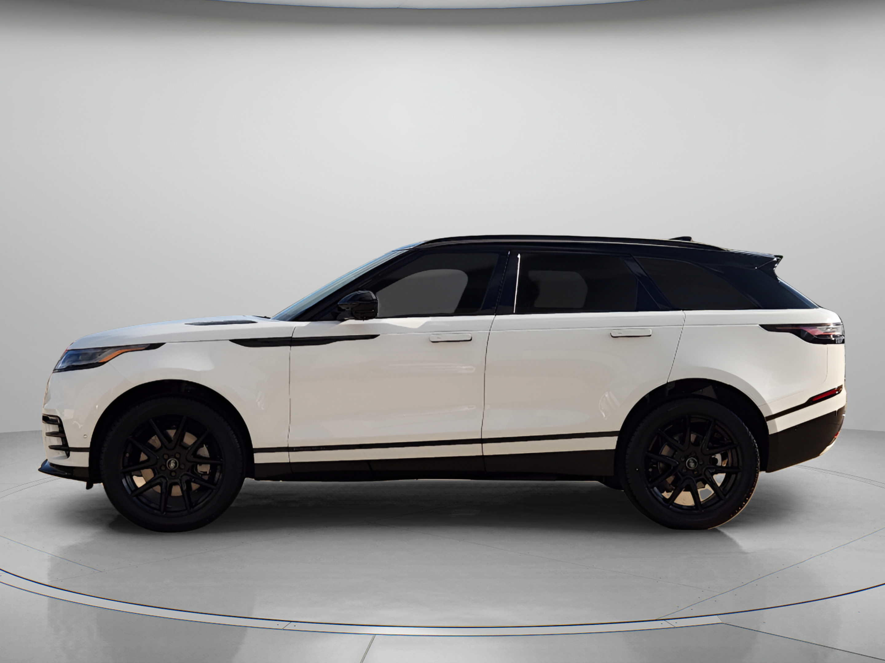 New 2026 Land Rover Range Rover Velar Belgravia AWD/4WD image 2