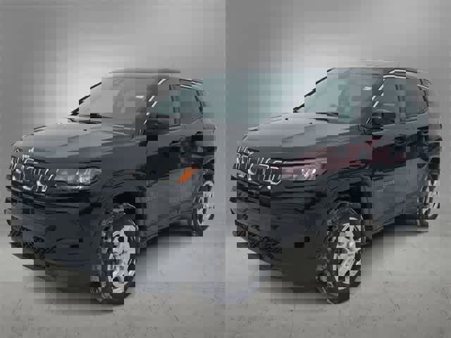 Used 2022 Jeep Compass Sport image 4