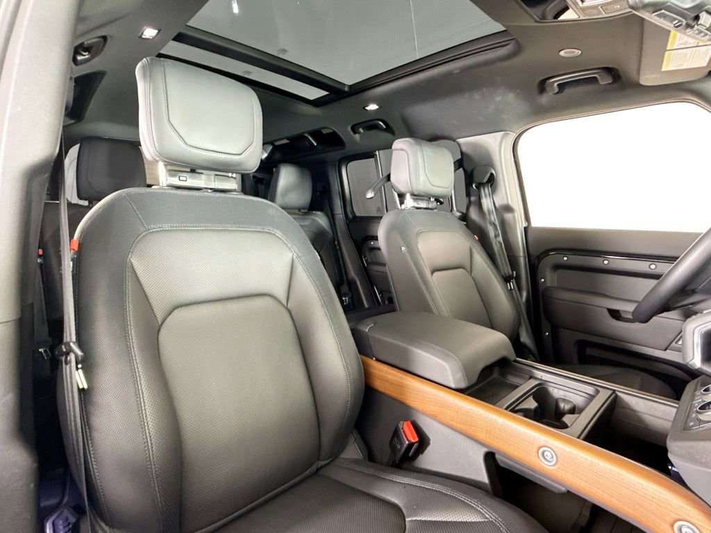 Used 2024 Land Rover Defender 110 X image 14