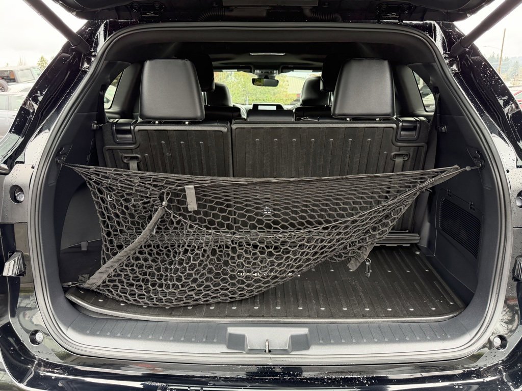 Used 2025 Toyota Highlander XSE image 11