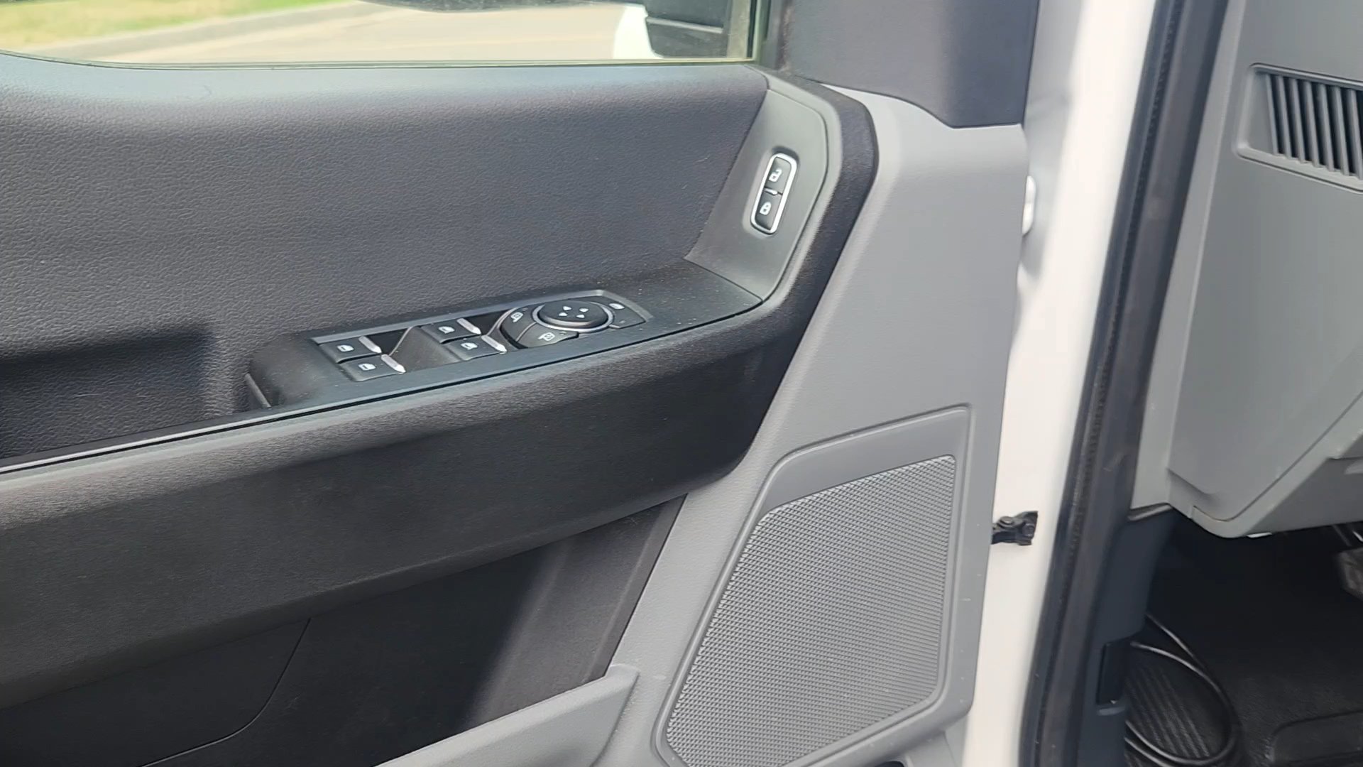 Used 2024 Ford F550 4x4 Crew Cab Super Duty image 29