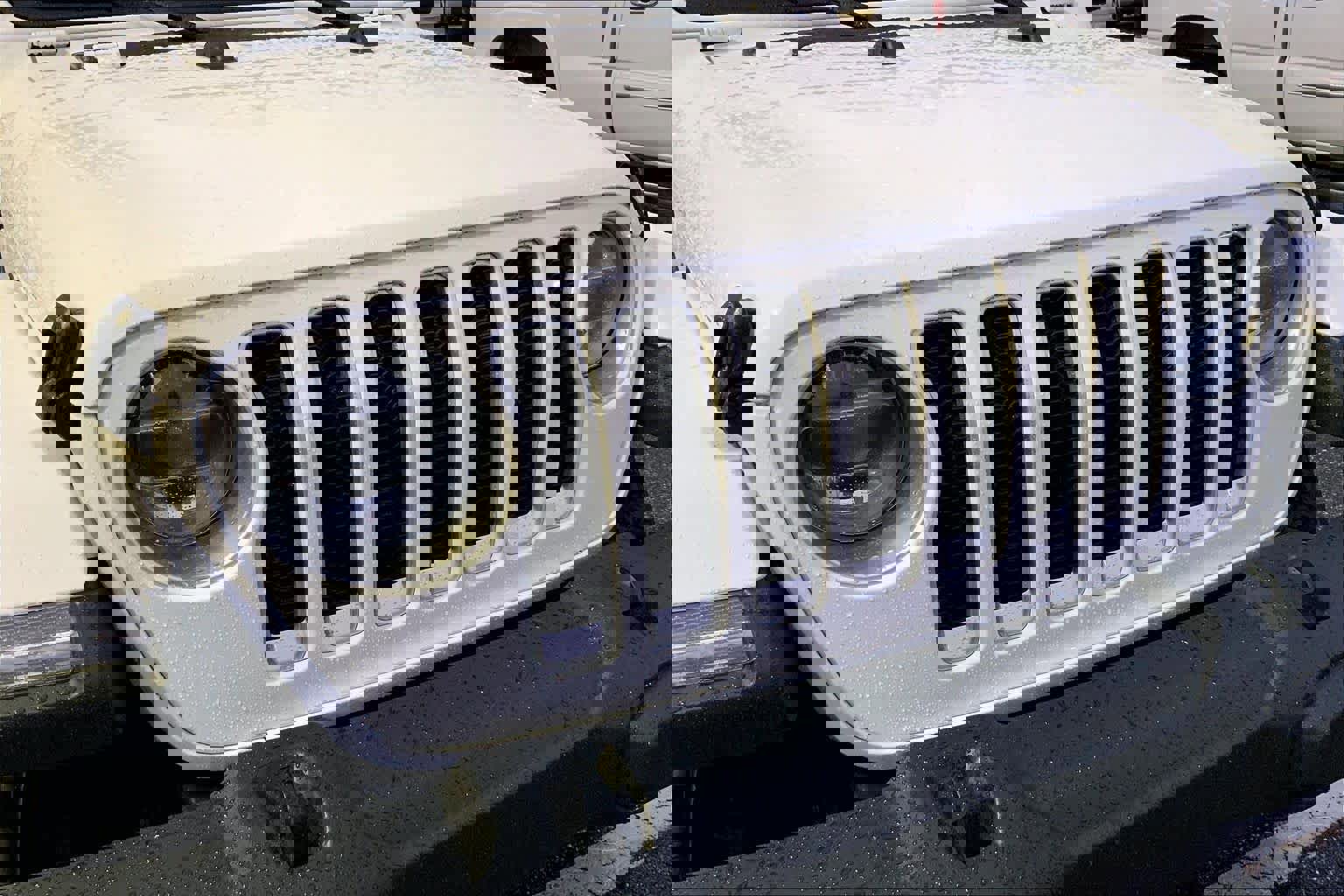 Used 2019 Jeep Wrangler Unlimited Sahara image 28