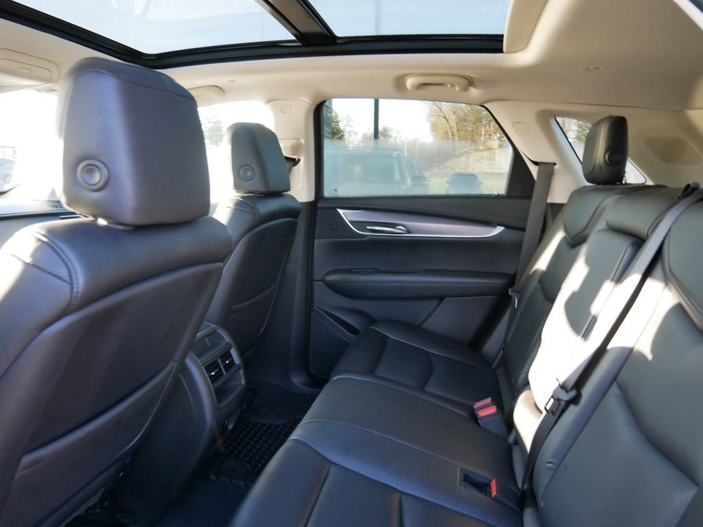 Used 2017 Cadillac XT5 Premium Luxury AWD/4WD image 11