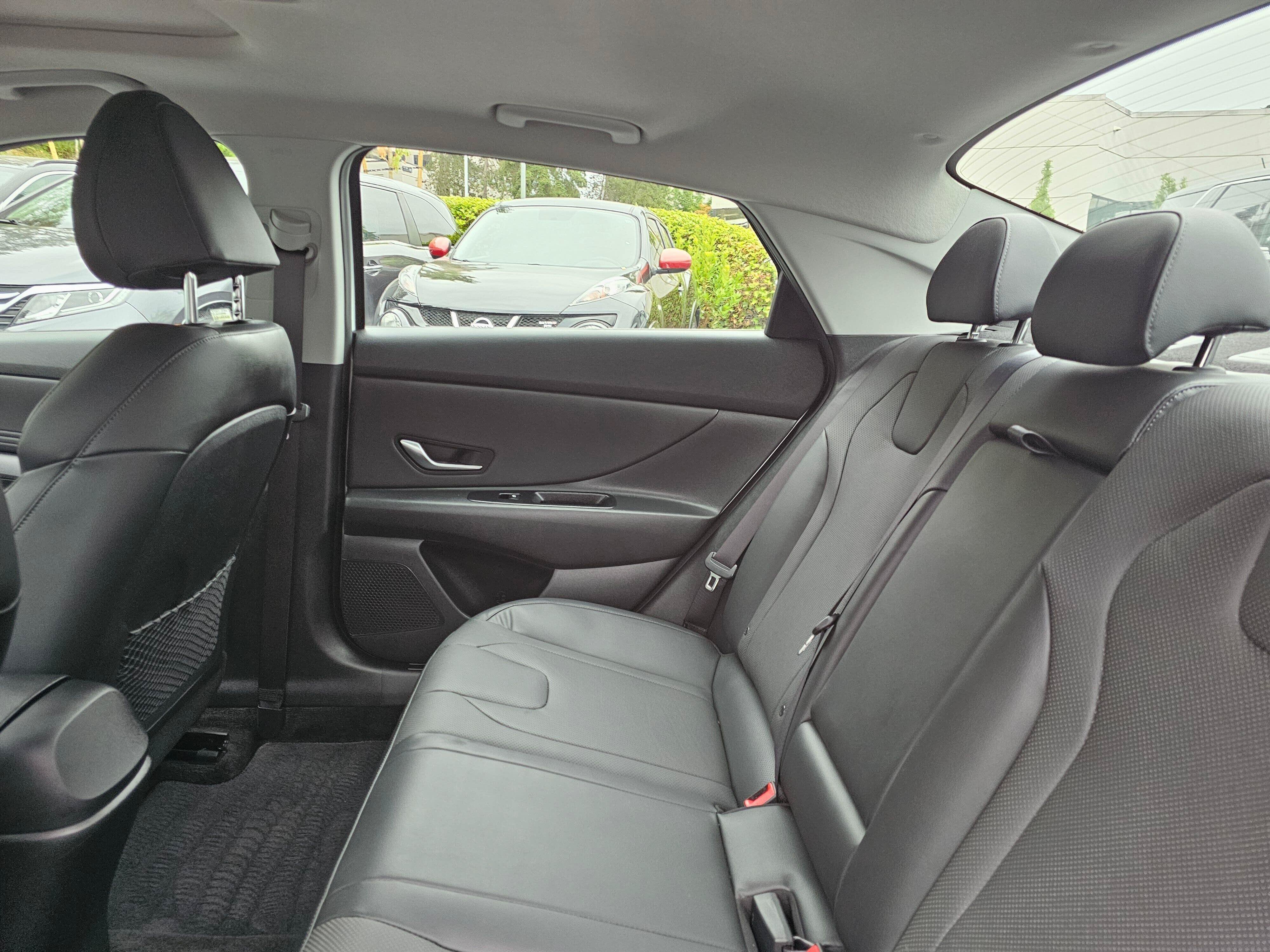 Used 2023 Hyundai Elantra Limited w/ Cargo Package FWD image 20