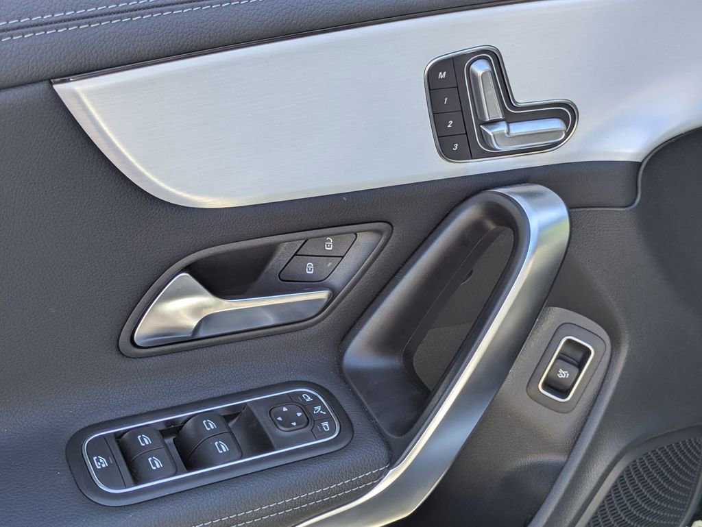 Used 2025 Mercedes-Benz CLA 250 4MATIC image 16
