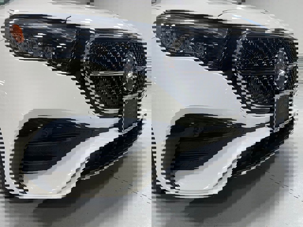 Used 2025 Mercedes-Benz E 350 4MATIC Sedan image 11