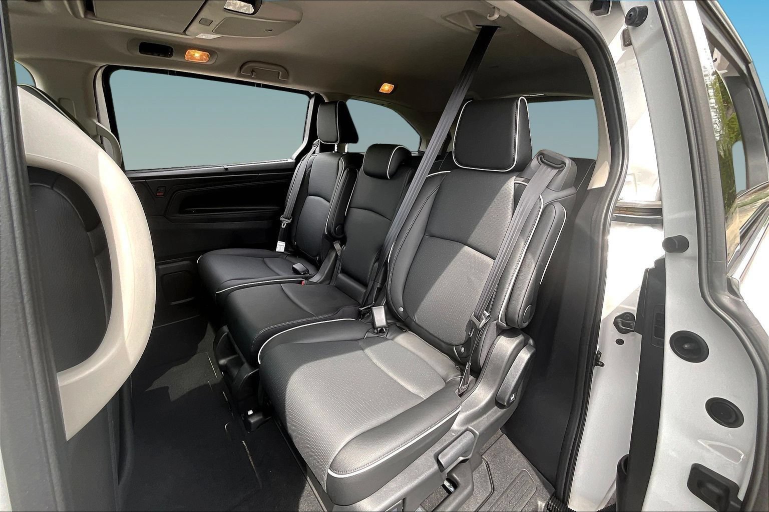 Used 2026 Honda Odyssey Elite image 22