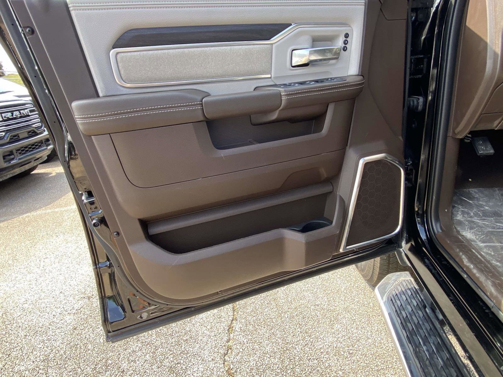 Used 2025 RAM 2500 Laramie image 14