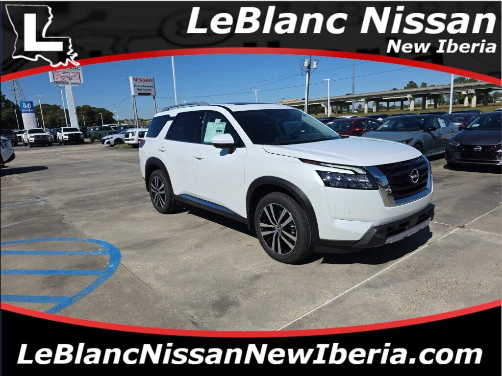 New 2025 Nissan Pathfinder Platinum image 1