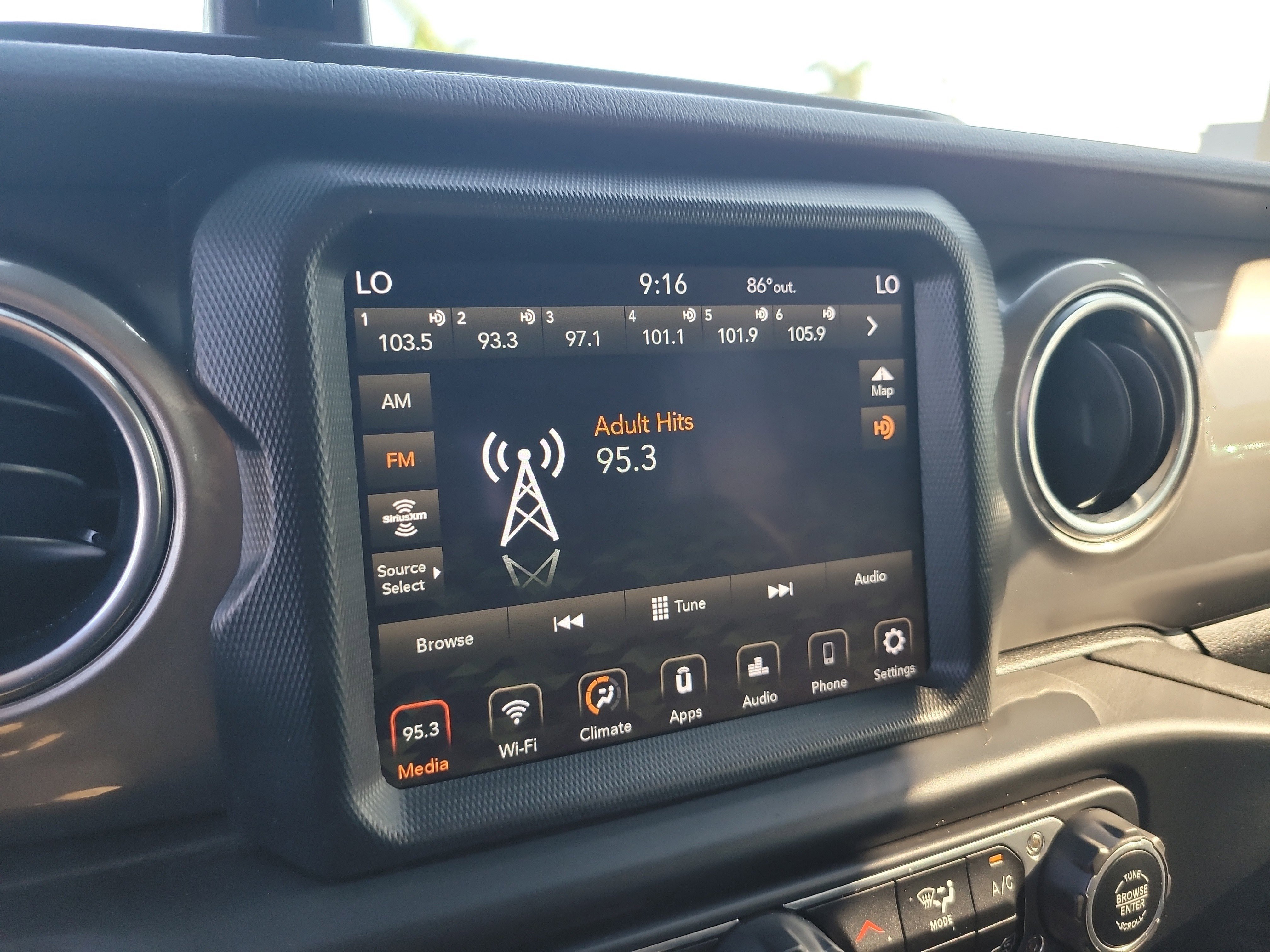 Used 2021 Jeep Gladiator Overland AWD/4WD image 21