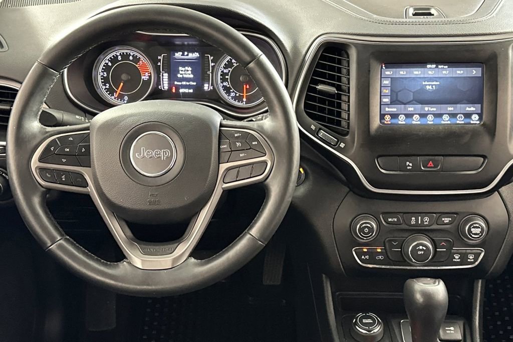 Used 2019 Jeep Cherokee Latitude Plus w/ Cold Weather Group image 16