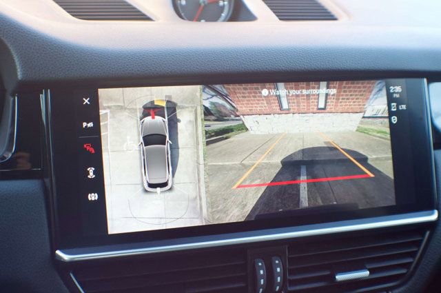 Used 2023 Porsche Cayenne image 31