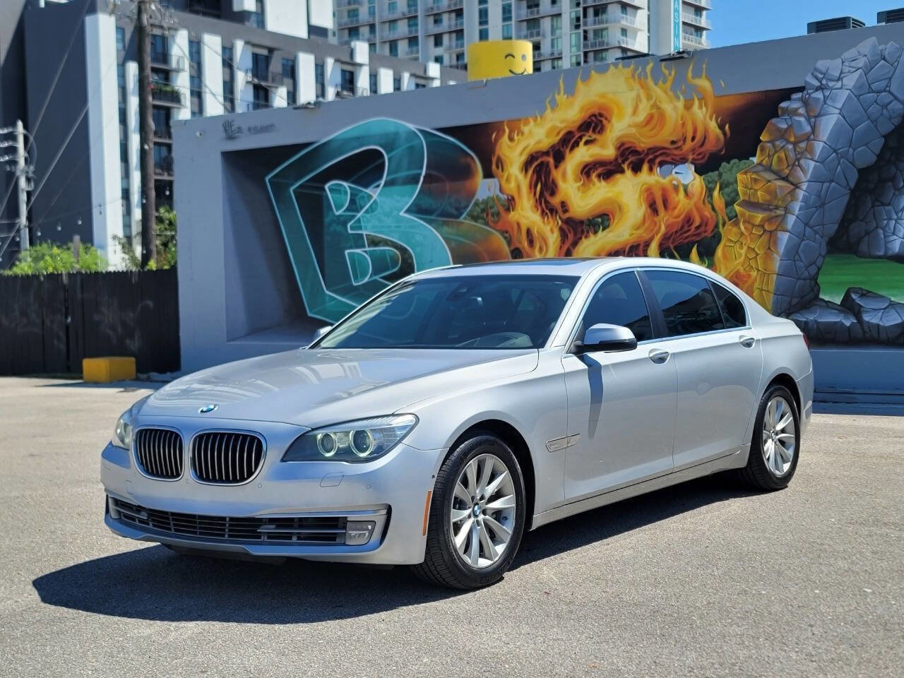 Used 2013 BMW 740Li image 3