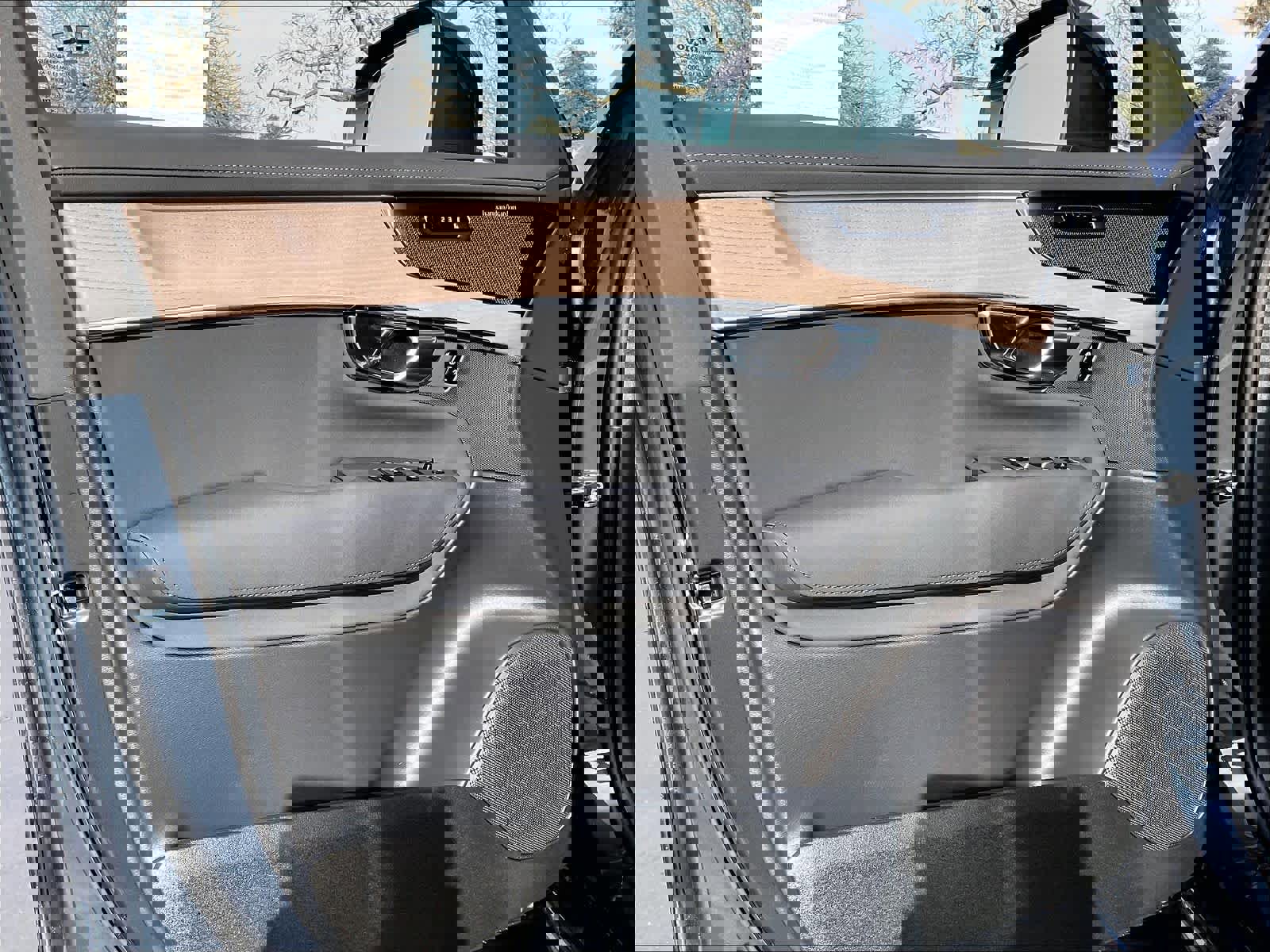 New 2026 Volvo XC90 B5 Plus w/ Protection Package image 24