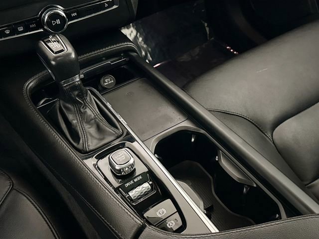 Used 2021 Volvo XC90 T5 Momentum w/ Climate Package image 36