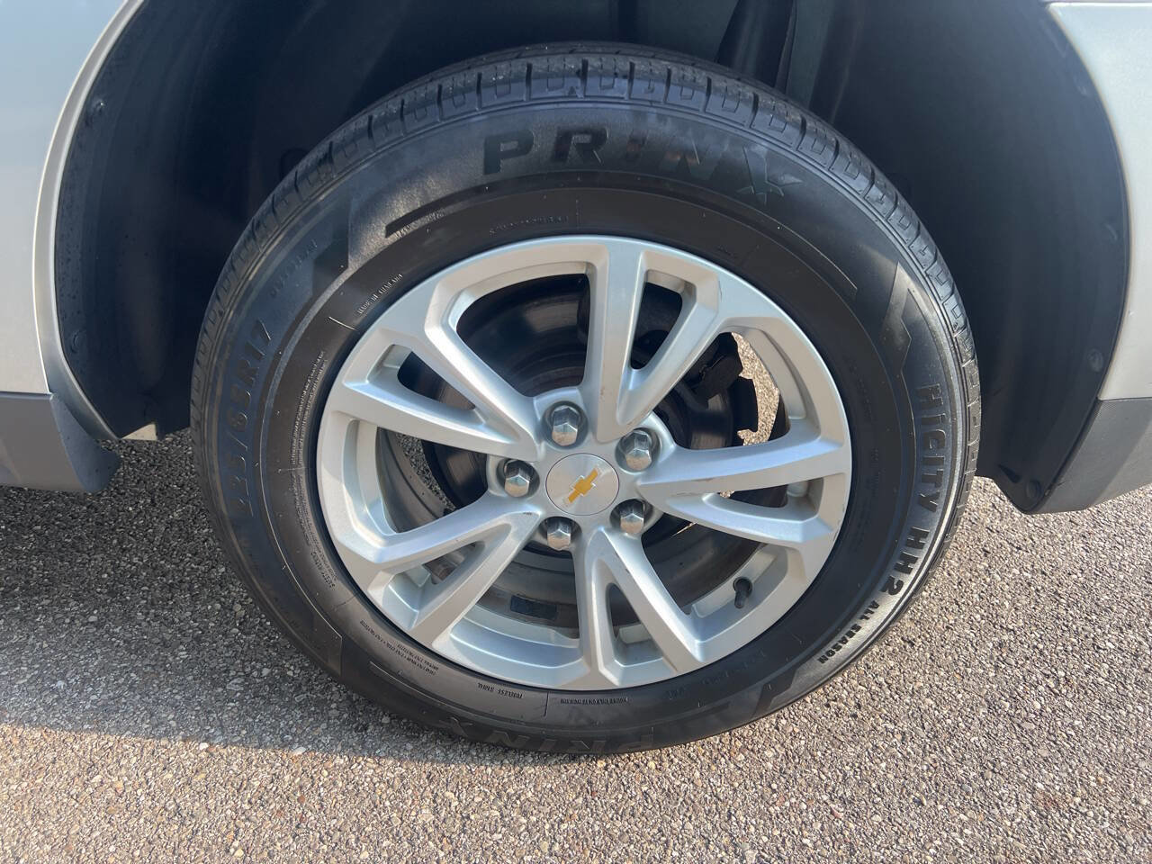 Used 2017 Chevrolet Equinox LT w/ Convenience Package image 21